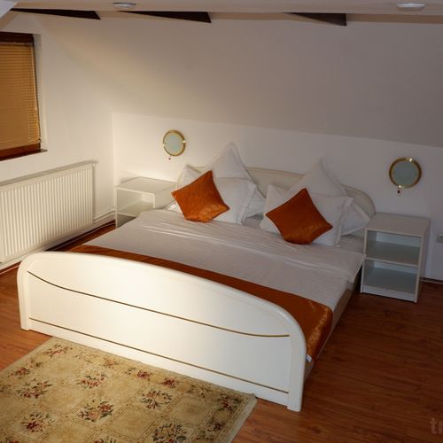 Apartament mansardă cu panoramă cu 2 camere pentru 4 pers.