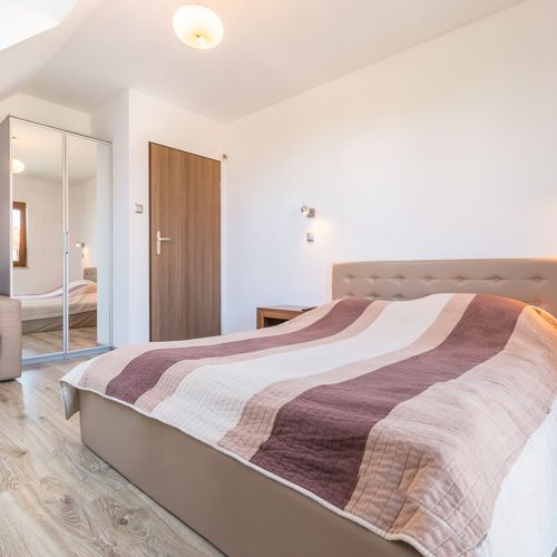 Apartament cu vedere spre oraș cu vedere spre lac cu 2 camere pentru 5 pers.