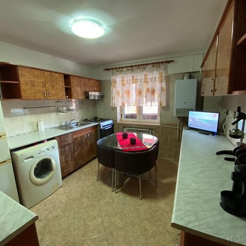 Apartament la etaj cu 1 camera pentru 4 pers. (se poate solicita pat suplimentar)
