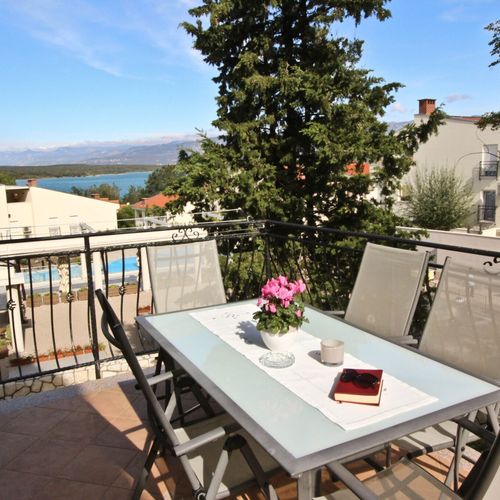Apartament cu panoramă cu vedere spre mare cu 3 camere pentru 6 pers. (se poate solicita pat suplimentar)