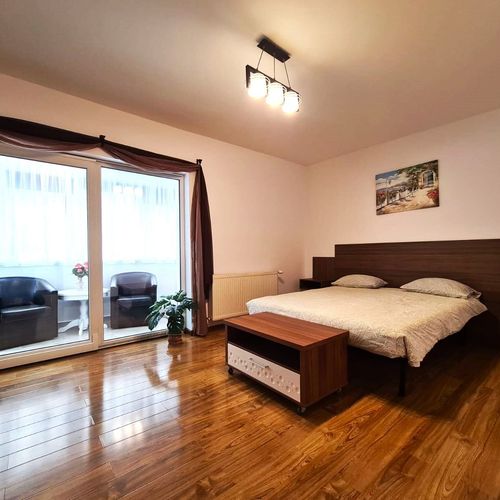 Apartament tourist la etaj cu 2 camere pentru 4 pers.