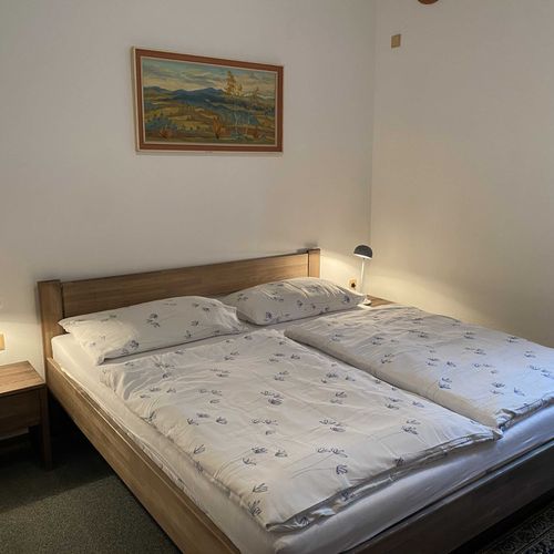 Pokoj se sprchou se společnou kuchyňkou pro 2 os.