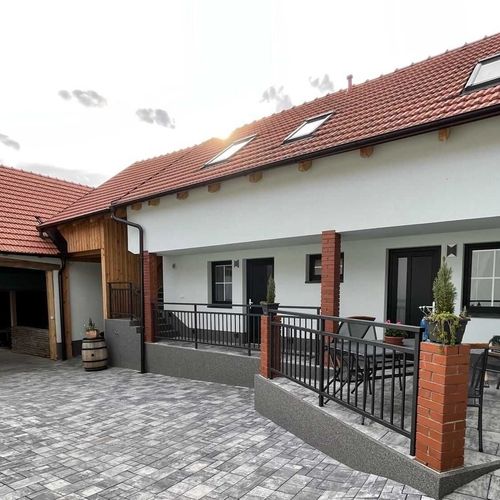 Rekreační dům (jako celek) se sprchou s vlastní kuchyňkou pro 15 os.