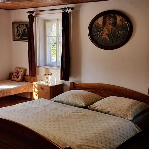 Apartament cu duș cu bucătărie proprie pentru 4 pers.