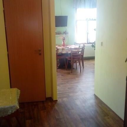 Camera cu duș cu chicinetă comună pentru 6 pers. (se poate solicita pat suplimentar)