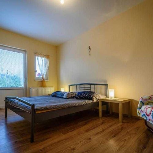 Camera cu duș cu chicinetă proprie pentru 6 pers.