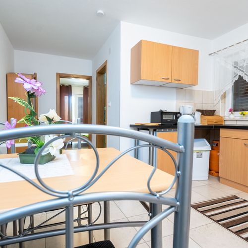 Apartament cu aer condiționat cu balcon cu 1 camera pentru 3 pers. A-17818-b