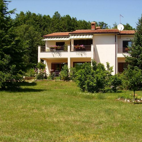 Apartament 4-osobowy z klimatyzacją z tarasem z 2 pomieszczeniami sypialnianymi A-18493-a
