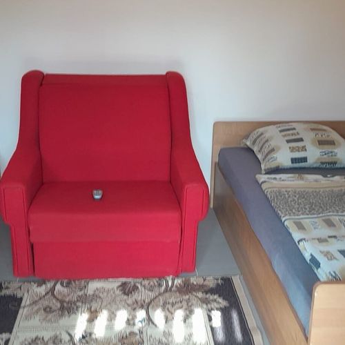 Bungalow pentru 2 pers. (se inchirieaza doar integral)
