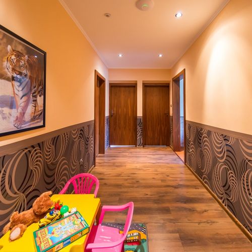 Apartament grand la etaj cu 3 camere pentru 8 pers.