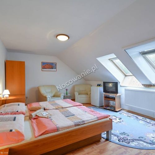 Pokój 3-osobowy na piętrze na poddaszu