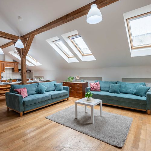 Apartman se sprchou s vlastní kuchyňkou pro 17 os.