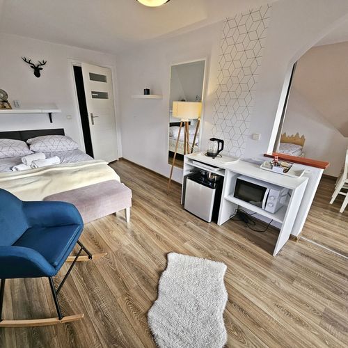 Apartament cu balcon cu vedere spre munte cu 2 camere pentru 4 pers.