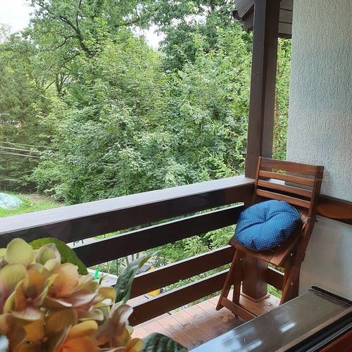 Camera cvadrupla la etaj cu balcon