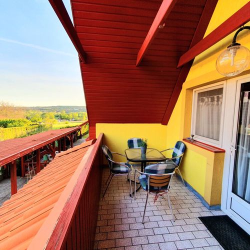 Apartament 4-osobowy z balkonem z klimatyzacją z 2 pomieszczeniami sypialnianymi