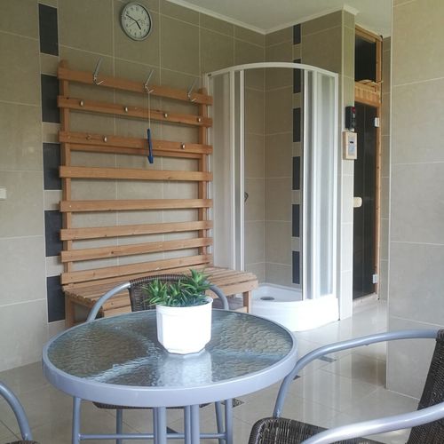 Apartament deluxe cu vedere spre lac cu 3 camere pentru 6 pers. (se poate solicita pat suplimentar)