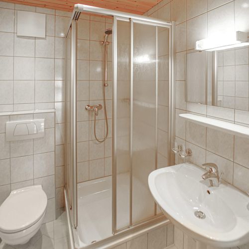 Apartament pentru 2 pers. (se inchirieaza doar integral)