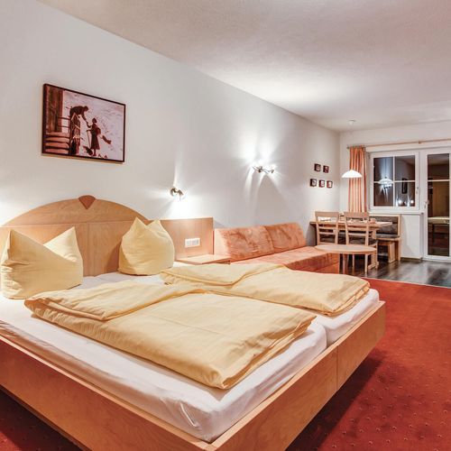Apartament pentru 2 pers. (se inchirieaza doar integral)