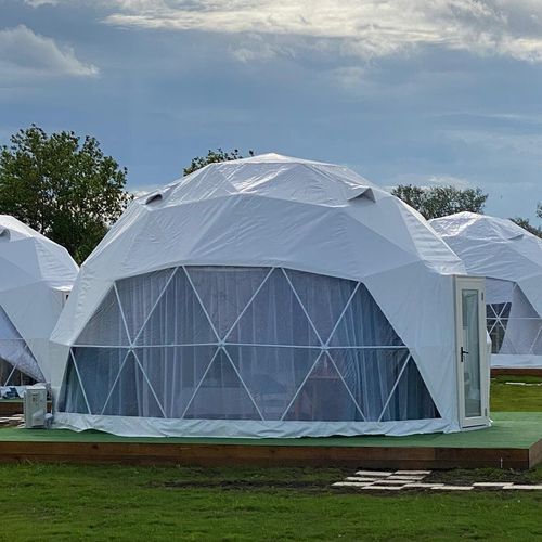 Bungalow deluxe cu vedere spre mare pentru 2 pers. (se inchirieaza doar integral)