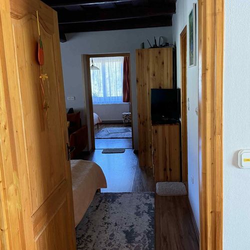 Casă de vară familial(ă) întreaga unitate pentru 6 pers. (se inchirieaza doar integral)