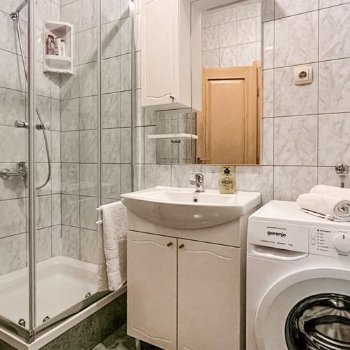 Apartament pentru 6 pers. (se inchirieaza doar integral)