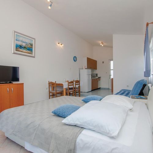Apartament pentru 2 pers. (se inchirieaza doar integral)