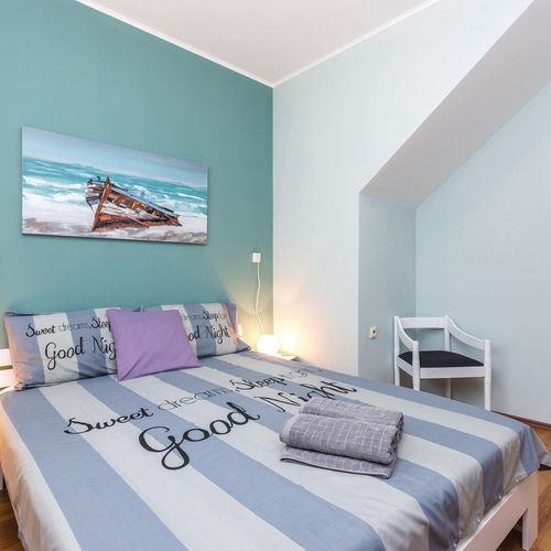 Apartament pentru 4 pers. (se inchirieaza doar integral)