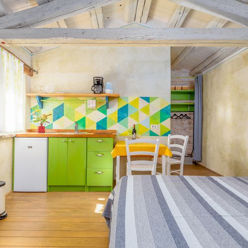 Apartament pentru 2 pers. (se inchirieaza doar integral)