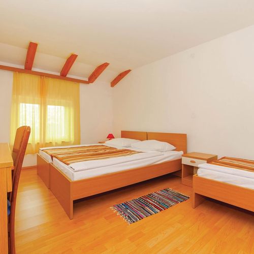 Apartament pentru 6 pers. (se inchirieaza doar integral)