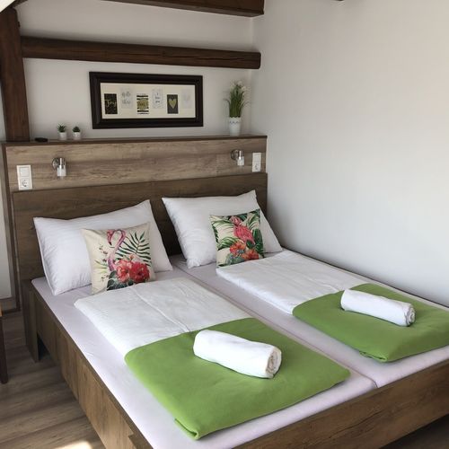 Apartament la etaj b pentru 6 pers. (se inchirieaza doar integral)