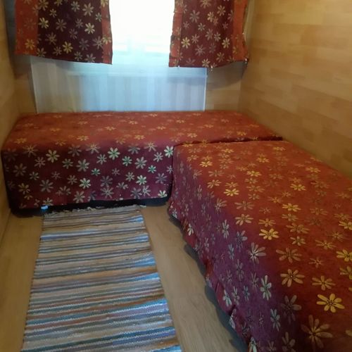 Casă de vară cu aer condiționat cu vedere spre râu pentru 5 pers. (se inchirieaza doar integral) (se poate solicita pat suplimentar)