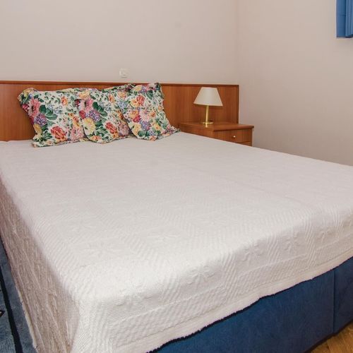 Apartament pentru 4 pers. (se inchirieaza doar integral)