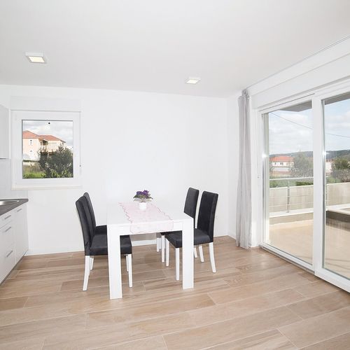 Apartament pentru 3 pers. (se inchirieaza doar integral)