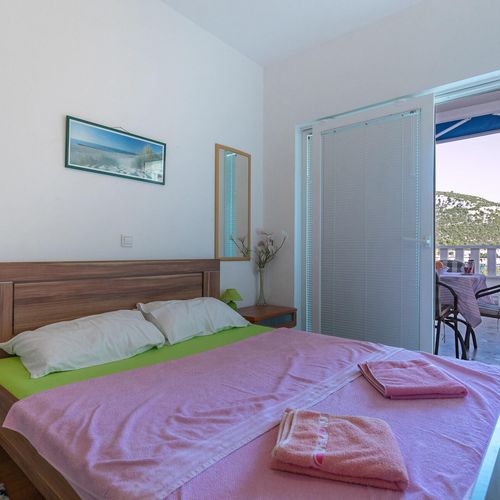 Apartament pentru 4 pers. (se inchirieaza doar integral)