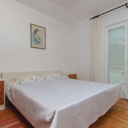 Apartament pentru 4 pers. (se inchirieaza doar integral)
