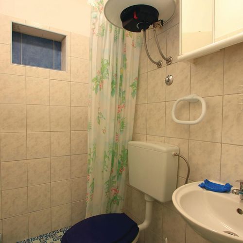 Apartament pentru 2 pers. (se inchirieaza doar integral)