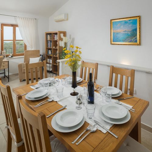 Apartament pentru 5 pers. (se inchirieaza doar integral)
