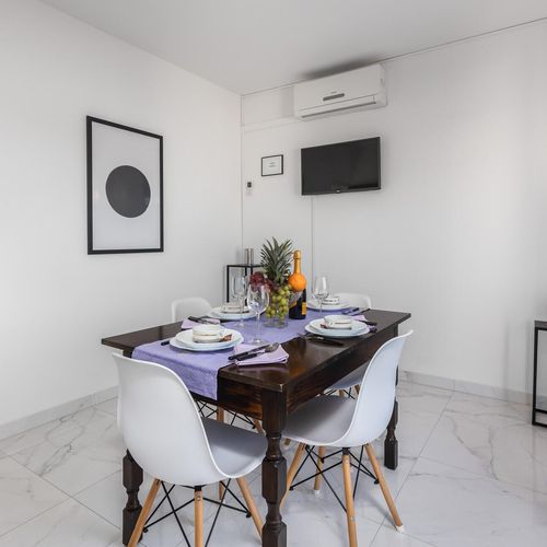 Apartament pentru 4 pers. (se inchirieaza doar integral)