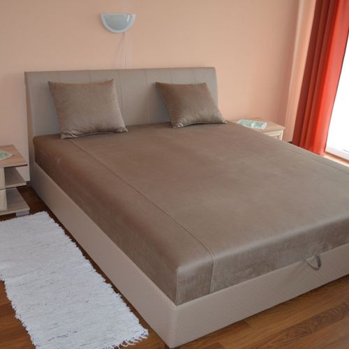 Apartament la etaj cu aer condiționat pentru 6 pers. (se inchirieaza doar integral)
