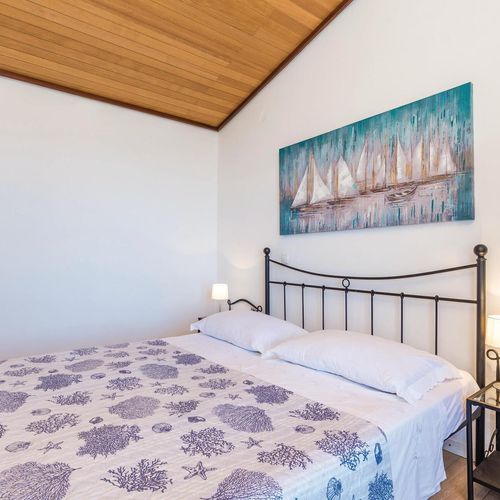 Apartament pentru 2 pers. (se inchirieaza doar integral)