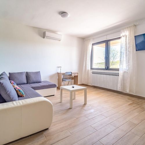 Apartament pentru 4 pers. (se inchirieaza doar integral)