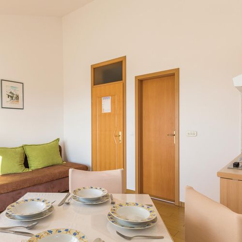 Apartament pentru 3 pers. (se inchirieaza doar integral)