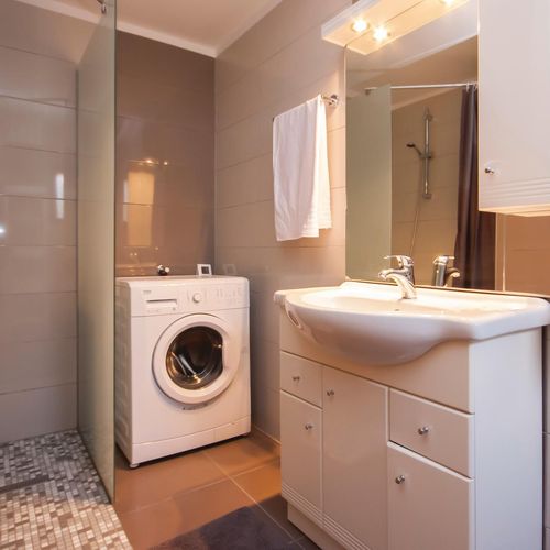 Apartament pentru 4 pers. (se inchirieaza doar integral)