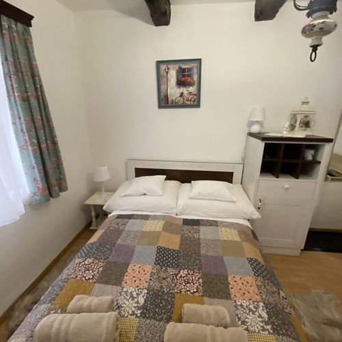 Apartament standard Plus pentru 2 pers. (se inchirieaza doar integral)