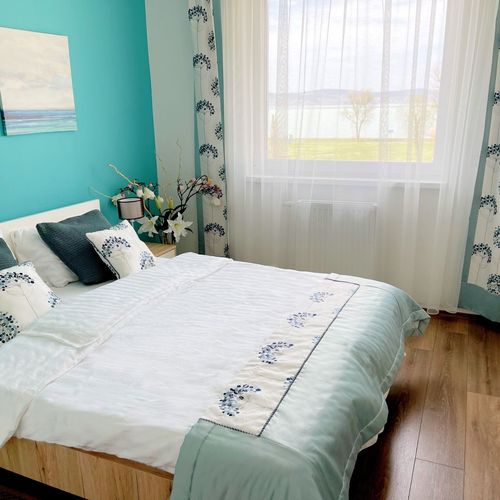 Apartament cu vedere spre lac cu 2 camere pentru 4 pers.