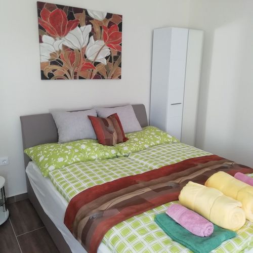 Apartament studio cu vedere spre curte cu 1 camera pentru 2 pers.
