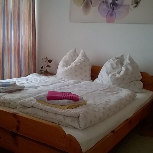 Apartament grand la mansardă cu 3 camere pentru 6 pers.