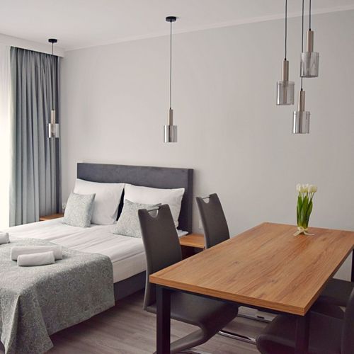 Apartament 4-osobowy z klimatyzacją z 2 pomieszczeniami sypialnianymi (możliwa dostawka)