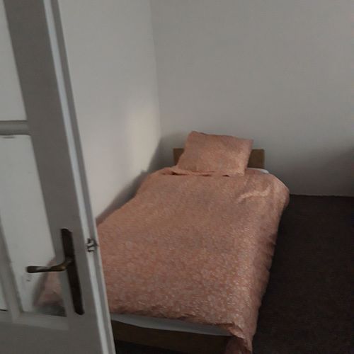 Casă de vacanță tourist întreaga unitate pentru 5 pers. (se inchirieaza doar integral) (se poate solicita pat suplimentar)