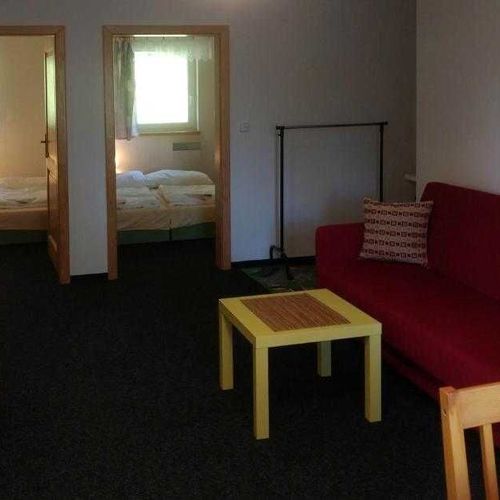 Apartament cu duș cu chicinetă proprie pentru 5 pers.
